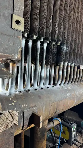 PARADA DE CALDEIRA — Feixe tubular da parede d'água em inspeção — Solutec AM Engenharia Industrial Manaus PARADA DE CALDEIRA — Feixe tubular da parede d'água em inspeção — Solutec AM Engenharia Industrial Manaus